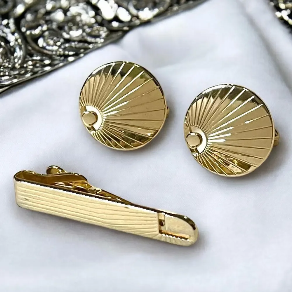 Vintage Swank Cufflinks and Tie Bar Mens Gold Tone Shell Design Set